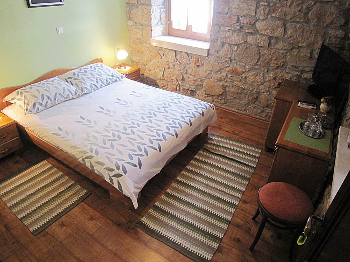 Guest House Paola Primošten المظهر الخارجي الصورة